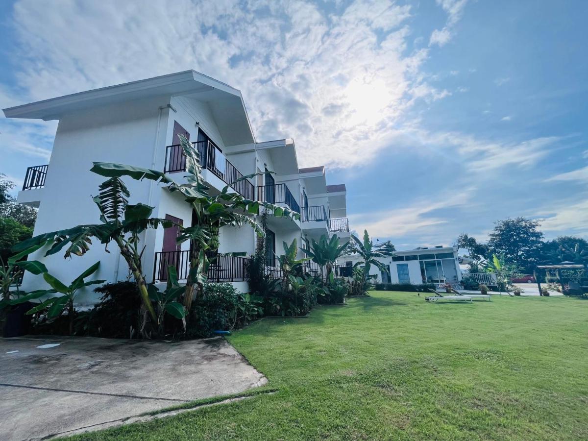 White Seaview Residence Klong Muang Beach Esterno foto