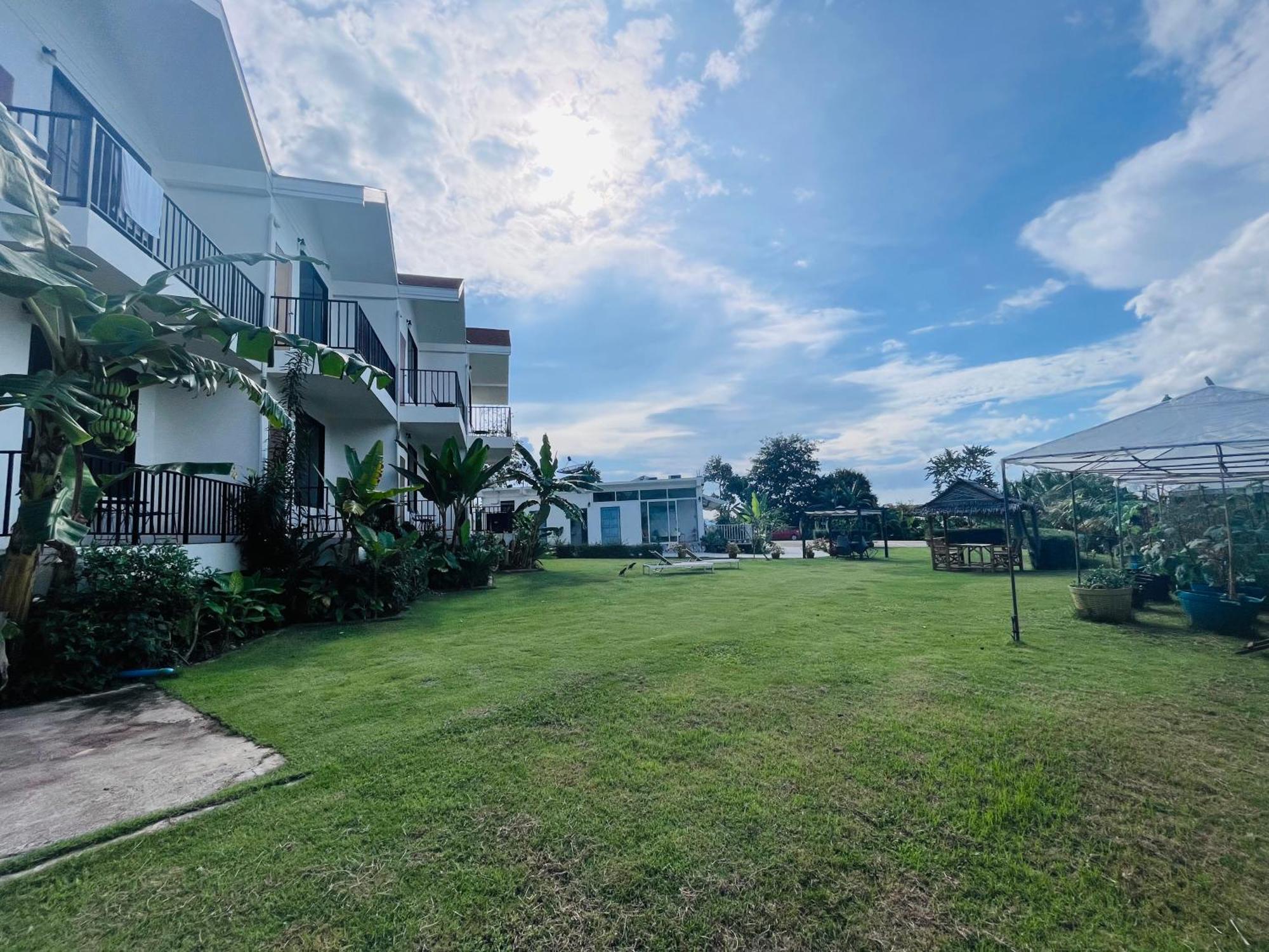 White Seaview Residence Klong Muang Beach Esterno foto